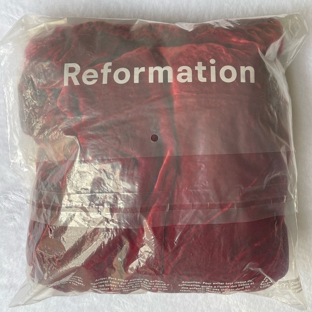 NWT Reformation Albi Velvet Dress in Crimson Red Large - Picture 4 of 5